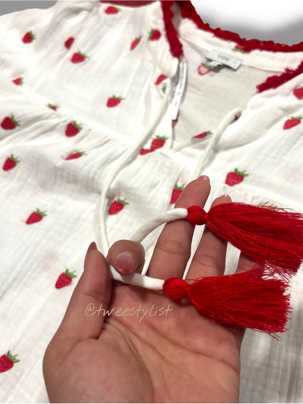 VOY Strawberry Embroidered Gauze Top Ivory Red Tassel Large - Picture 5 of 11